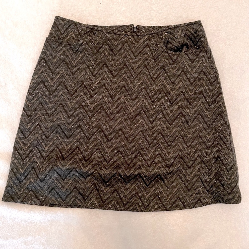Patterned mini skirt